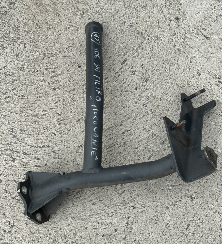 DAF XF 106 480 AIR FILTER HOUSING SUPPORT - Aerodinamika/ Spojler: slika 1 DAF XF 106 480 AIR FILTER HOUSING SUPPORT - Aerodinamika/ Spojler: slika 1