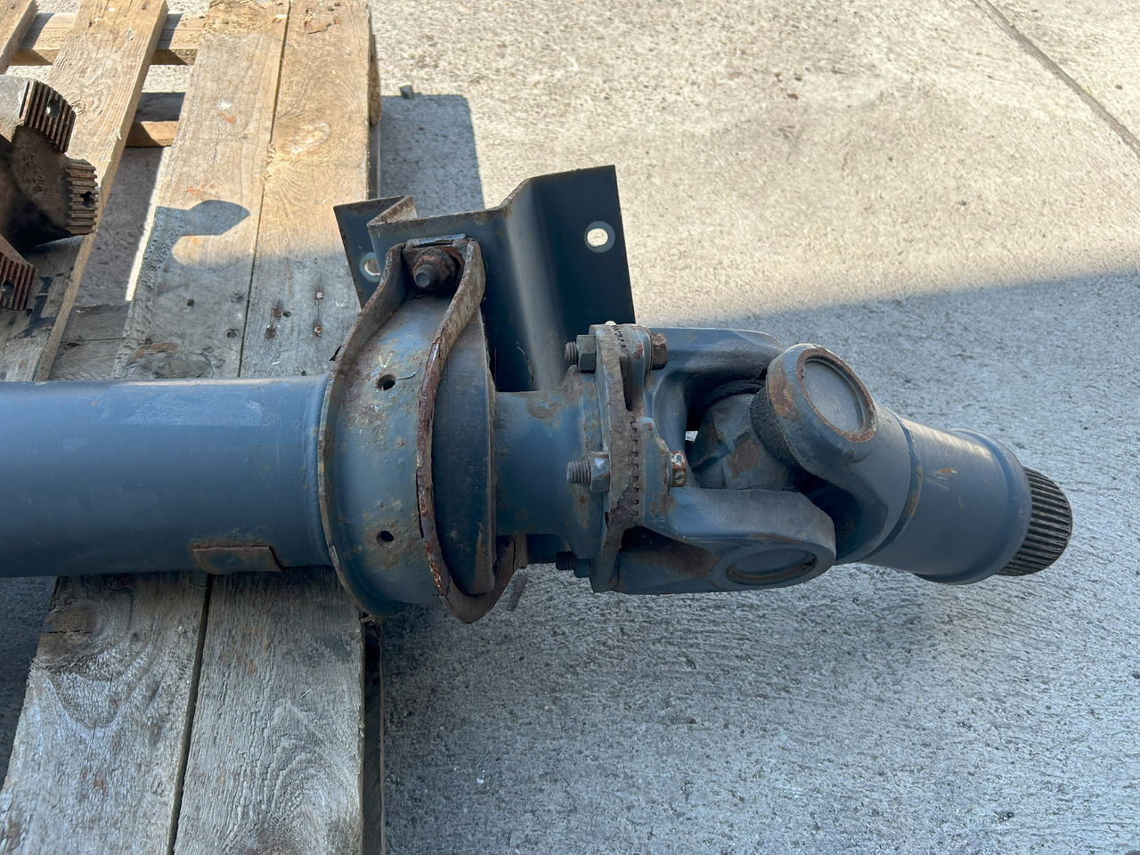 DAF XF 106 480 DRIVE SHAFT - Kardanska gred: slika 4 DAF XF 106 480 DRIVE SHAFT - Kardanska gred: slika 4
