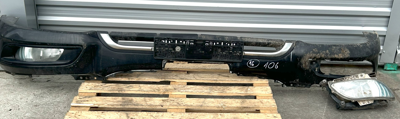 DAF XF 106 480 FRONT BUMPER WITH HALOGENS - Odbijač: slika 1 DAF XF 106 480 FRONT BUMPER WITH HALOGENS - Odbijač: slika 1