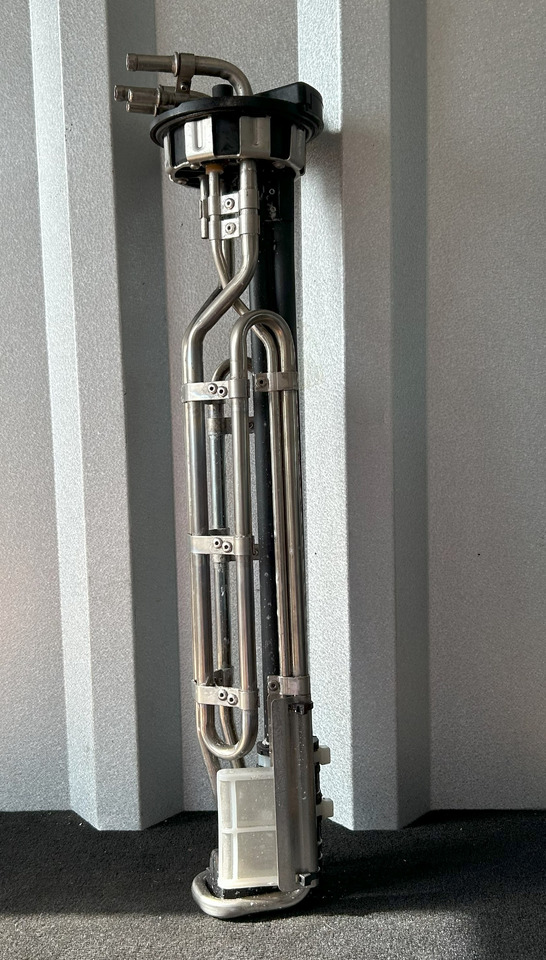 DAF XF 106 TEMPERATURE AND ADBLUE LEVEL SENSOR - Senzor: slika 1 DAF XF 106 TEMPERATURE AND ADBLUE LEVEL SENSOR - Senzor: slika 1