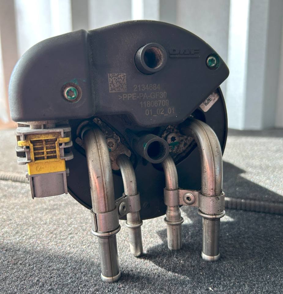 DAF XF 106 TEMPERATURE AND ADBLUE LEVEL SENSOR - Senzor: slika 2 DAF XF 106 TEMPERATURE AND ADBLUE LEVEL SENSOR - Senzor: slika 2