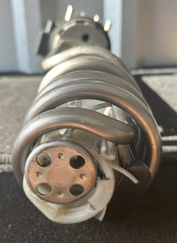 DAF XF 106 TEMPERATURE AND ADBLUE LEVEL SENSOR - Senzor: slika 4 DAF XF 106 TEMPERATURE AND ADBLUE LEVEL SENSOR - Senzor: slika 4