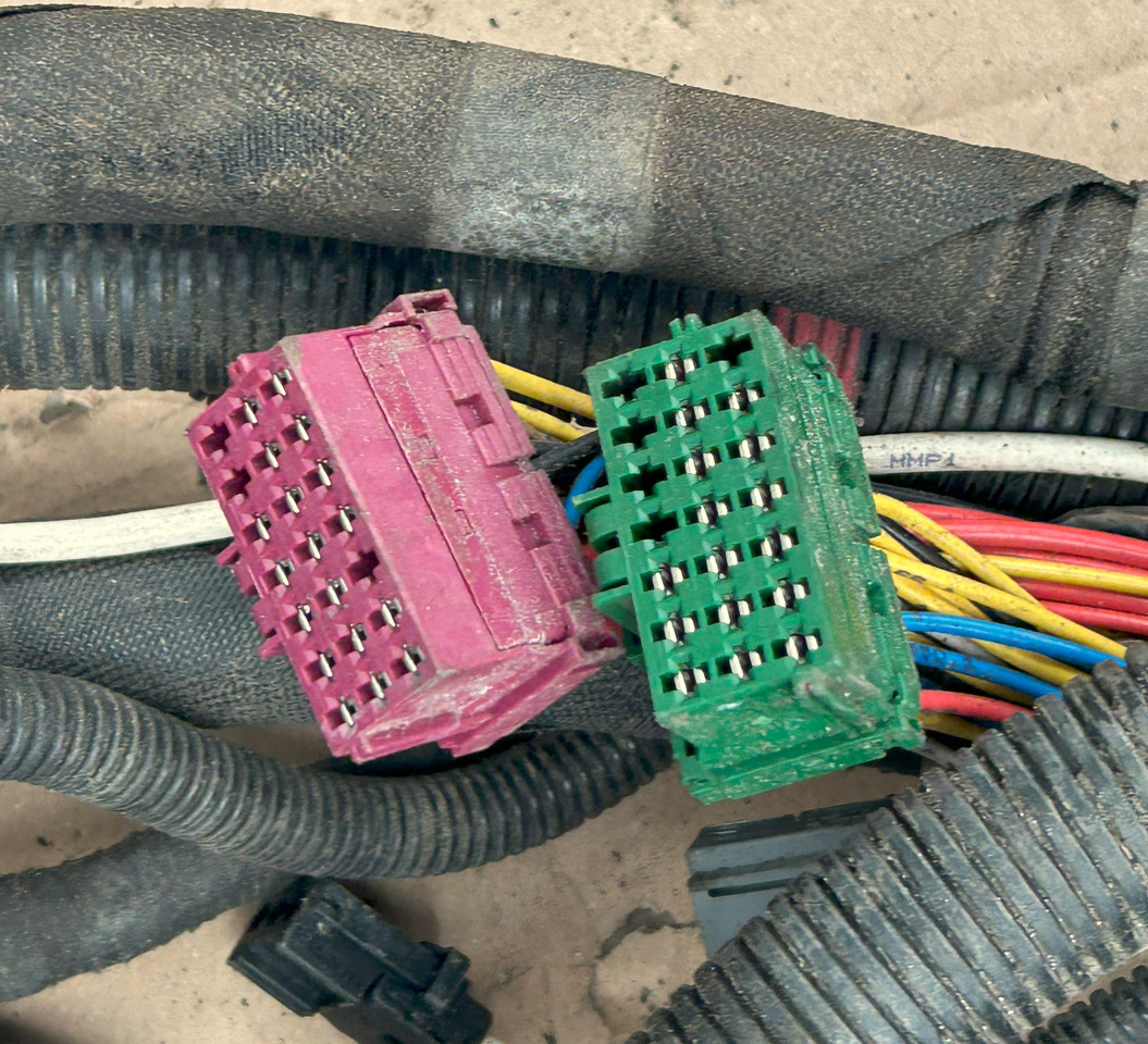 DAF XF 106 TRAILER SOCKET ELECTRICAL HARNESS - Kabli/ Žični kabel: slika 3 DAF XF 106 TRAILER SOCKET ELECTRICAL HARNESS - Kabli/ Žični kabel: slika 3