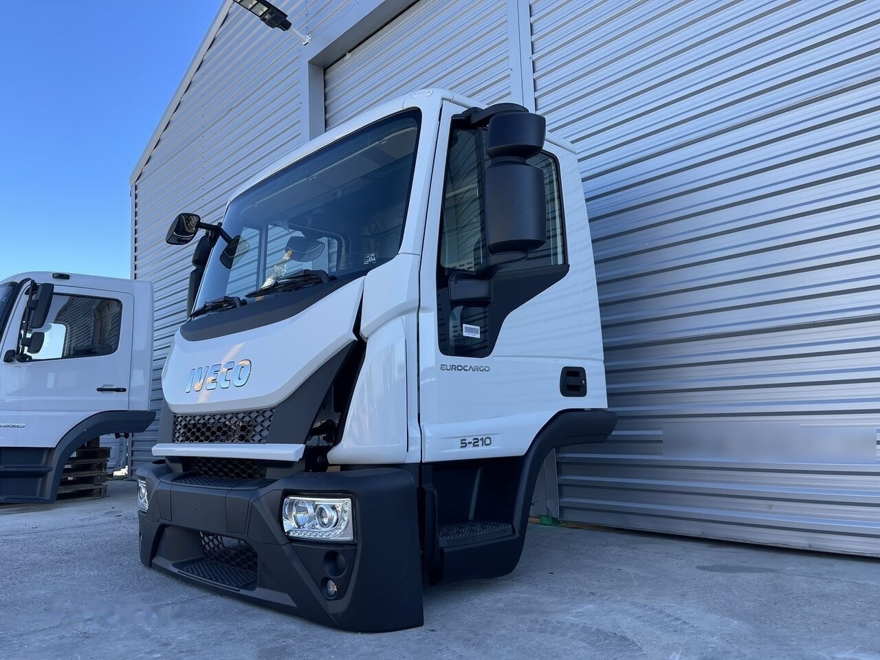 IVECO Eurocargo 75,120,150 for IVECO Eurocargo DAY cabine Fahrerhaus Cab - Kabina za Avtomobil: slika 3 IVECO Eurocargo 75,120,150 for IVECO Eurocargo DAY cabine Fahrerhaus Cab - Kabina za Avtomobil: slika 3