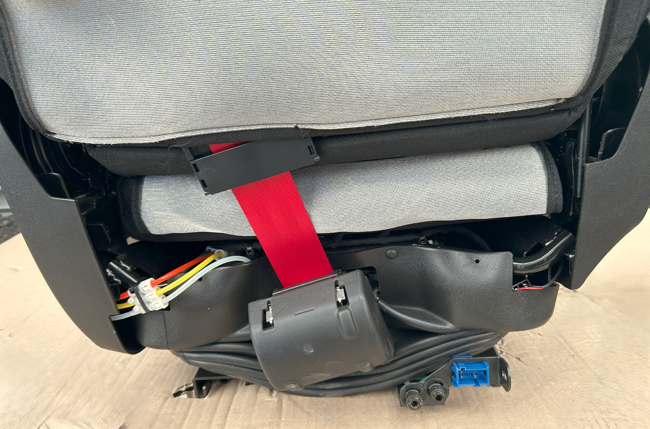 IVECO NEW SEAT IVECO S-WAY - Sedež: slika 5 IVECO NEW SEAT IVECO S-WAY - Sedež: slika 5