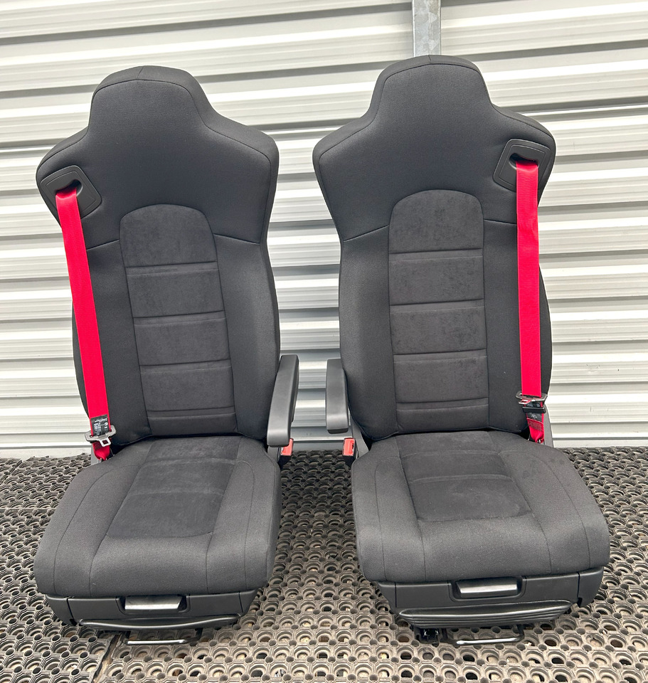 IVECO NEW SET OF SEATS IVECO S-WAY - Sedež: slika 3 IVECO NEW SET OF SEATS IVECO S-WAY - Sedež: slika 3