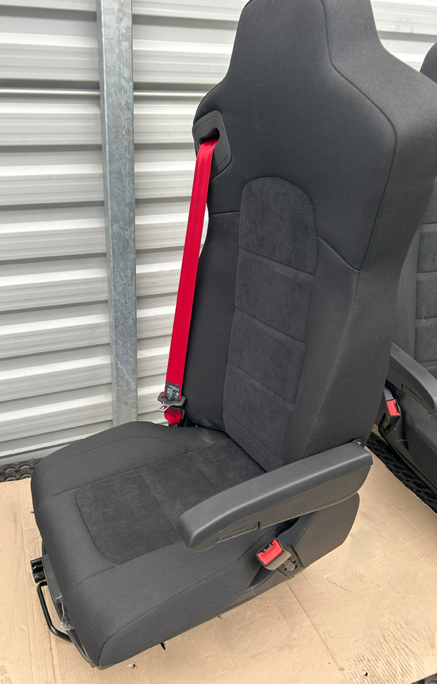 IVECO NEW SET OF SEATS IVECO S-WAY - Sedež: slika 5 IVECO NEW SET OF SEATS IVECO S-WAY - Sedež: slika 5