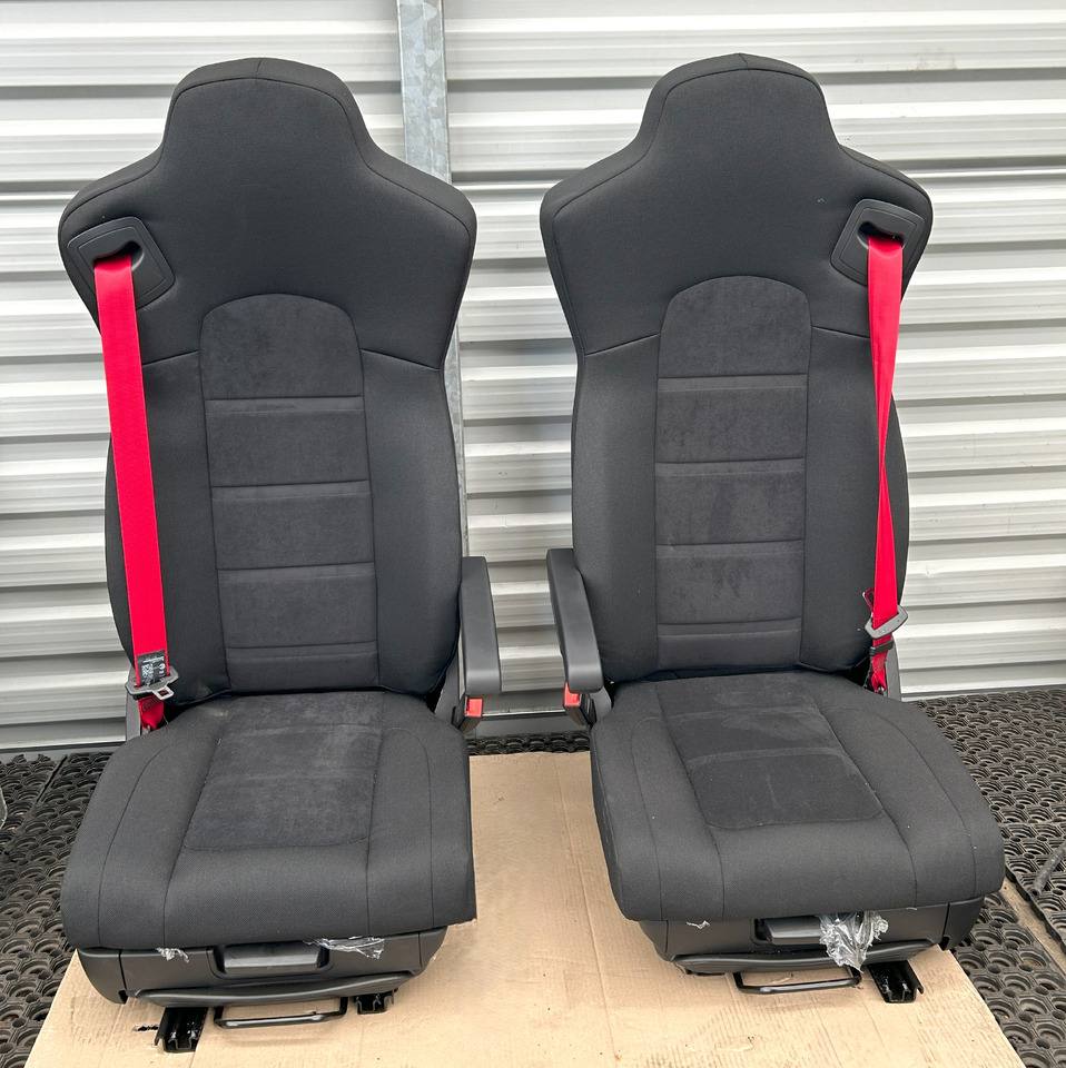 IVECO NEW SET OF SEATS IVECO S-WAY - Sedež: slika 1 IVECO NEW SET OF SEATS IVECO S-WAY - Sedež: slika 1