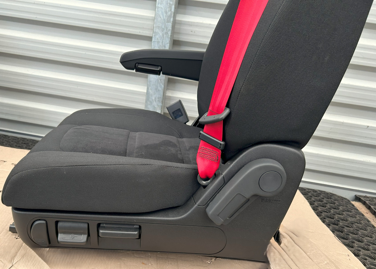 Nov Sedež IVECO NEW SET OF SEATS IVECO S-WAY: slika 17