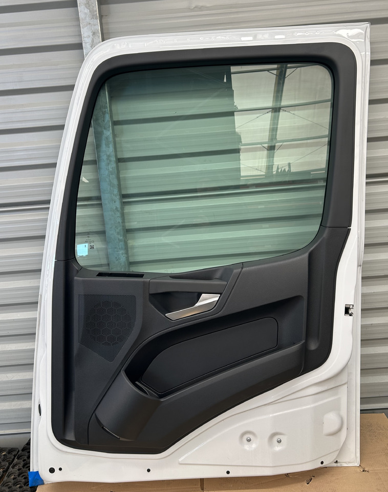 MERCEDES DOOR RIGHT narrow cab M-CLASSIC SPACE ACTROS AROCS MP4 MP5 BRAND NEW - Vrata in deli: slika 2 MERCEDES DOOR RIGHT narrow cab M-CLASSIC SPACE ACTROS AROCS MP4 MP5 BRAND NEW - Vrata in deli: slika 2