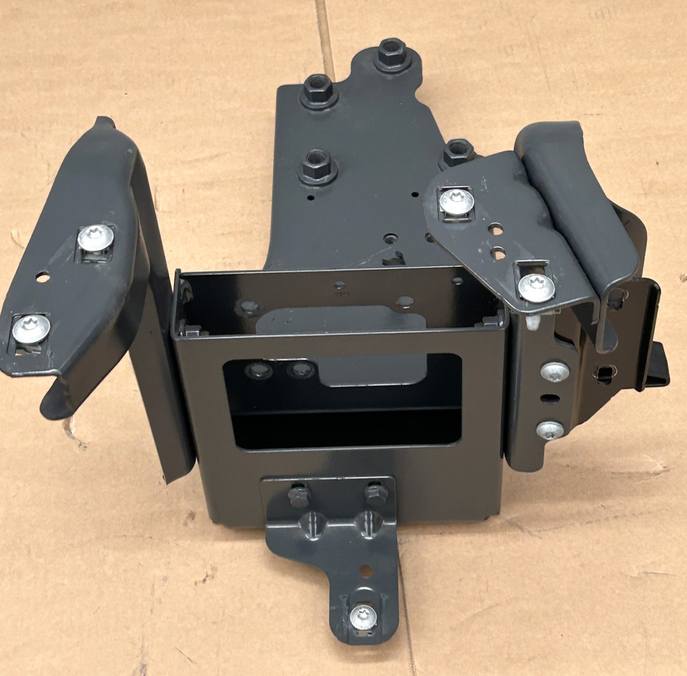 MERCEDES MOUNTING STEERING STEP SUPPORT AROCS ACTROS MP4 MP5 - Karoserija in zunanjost: slika 2 MERCEDES MOUNTING STEERING STEP SUPPORT AROCS ACTROS MP4 MP5 - Karoserija in zunanjost: slika 2