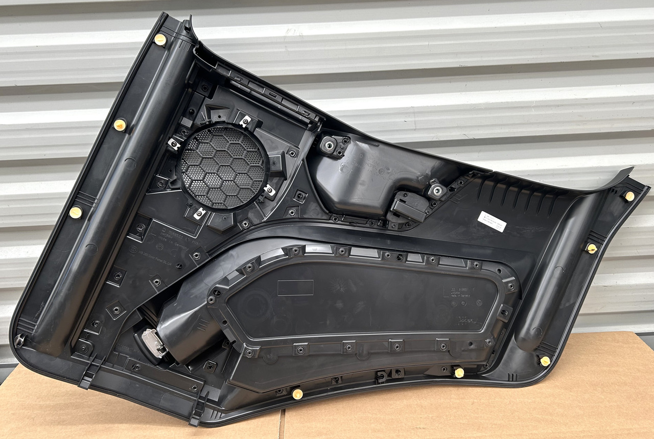 MERCEDES UPHOLSTERY DOOR LEFT SIDE AROCS ACTROS MP4 MP5 - Vrata in deli: slika 2 MERCEDES UPHOLSTERY DOOR LEFT SIDE AROCS ACTROS MP4 MP5 - Vrata in deli: slika 2