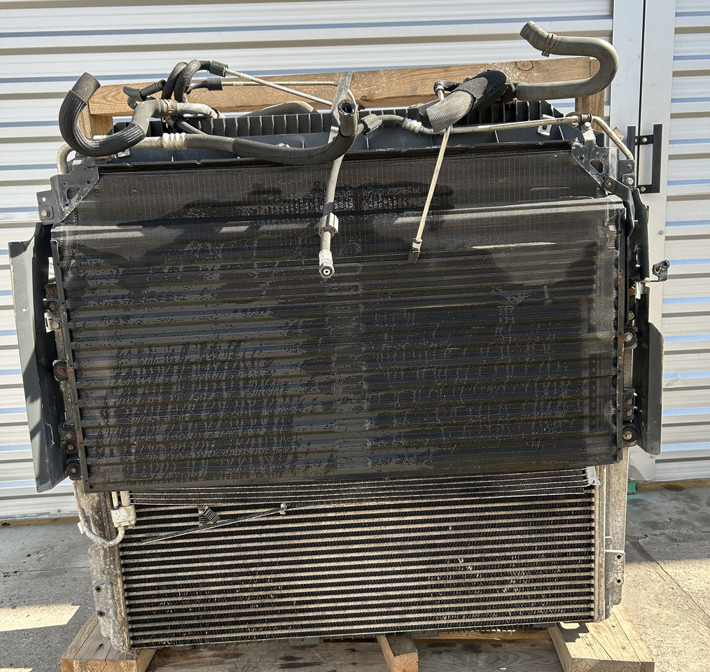 Mercedes ACTROS MP4 COOLERS SET - Hladilna enota: slika 1 Mercedes ACTROS MP4 COOLERS SET - Hladilna enota: slika 1