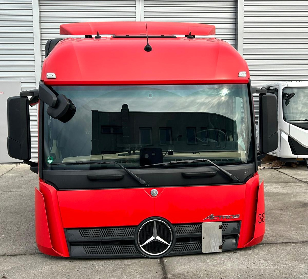 Mercedes Actros MP4 - Kabina: slika 1 Mercedes Actros MP4 - Kabina: slika 1