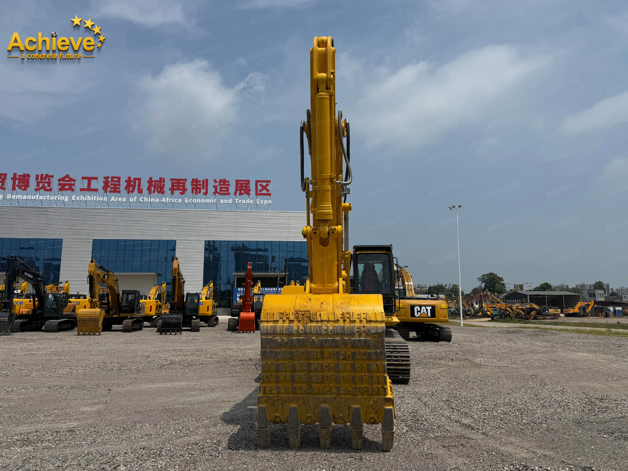 Komatsu hydraulic excavator PC300-8M0 187 /1950KW/rpm 1.4-2.0m³ 32000kg Remanufactured【ACHIEVE】 TOP CONDITION!!! - Bager goseničar: slika 4 Komatsu hydraulic excavator PC300-8M0 187 /1950KW/rpm 1.4-2.0m³ 32000kg Remanufactured【ACHIEVE】 TOP CONDITION!!! - Bager goseničar: slika 4