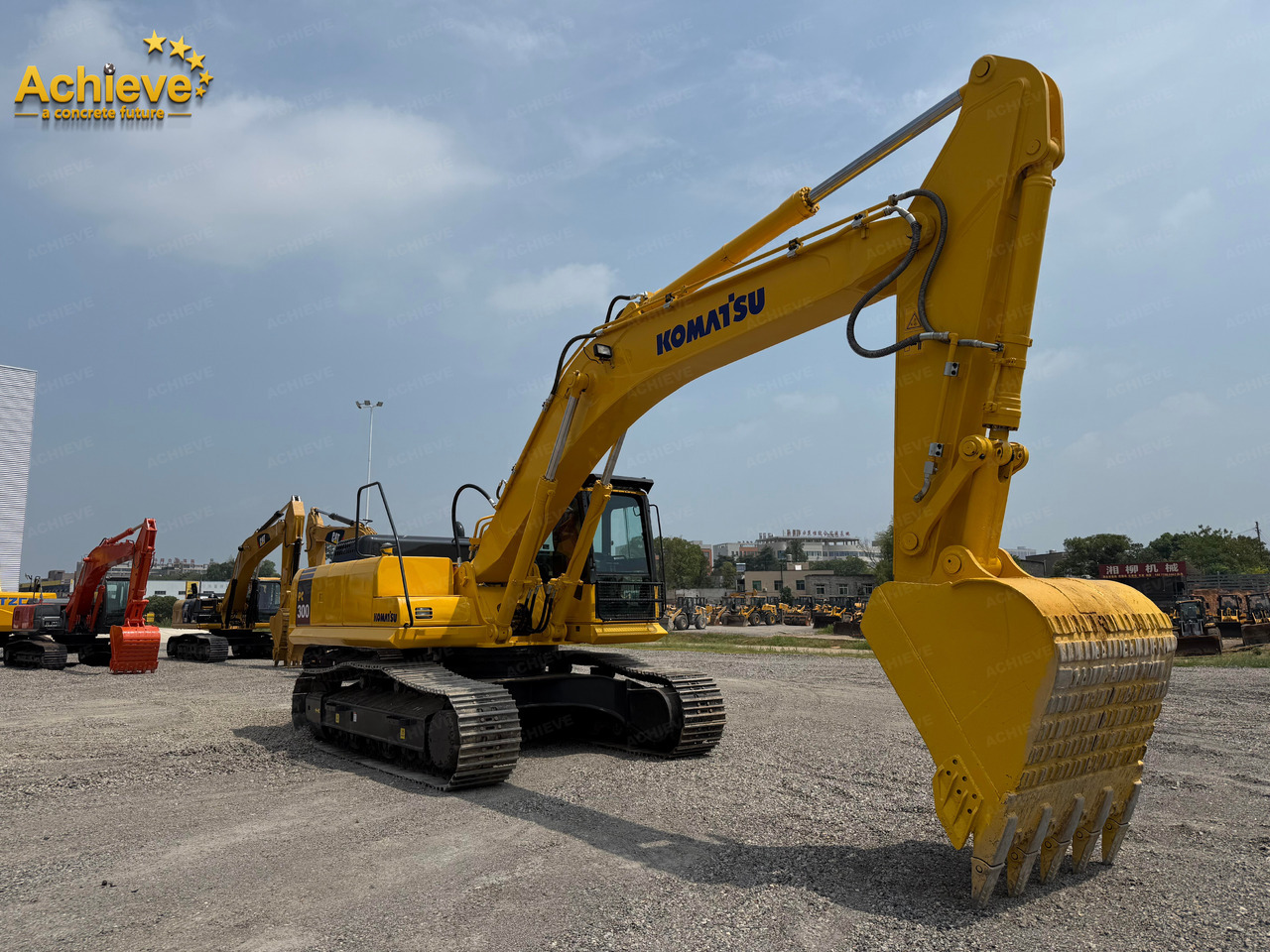 Komatsu hydraulic excavator PC300-8M0 187 /1950KW/rpm 1.4-2.0m³ 32000kg Remanufactured【ACHIEVE】 TOP CONDITION!!! - Bager goseničar: slika 1 Komatsu hydraulic excavator PC300-8M0 187 /1950KW/rpm 1.4-2.0m³ 32000kg Remanufactured【ACHIEVE】 TOP CONDITION!!! - Bager goseničar: slika 1