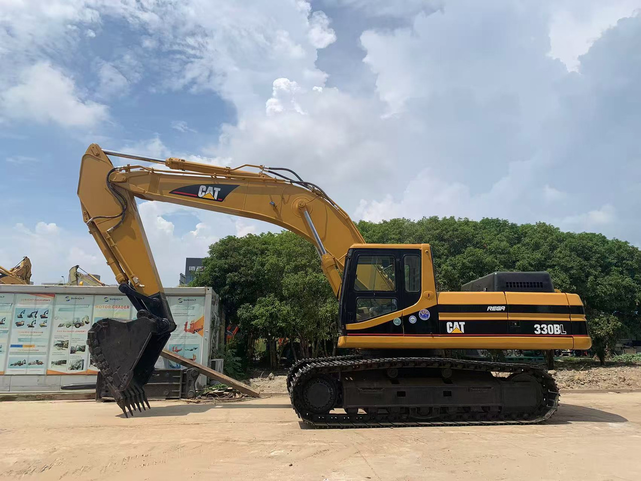 Caterpillar 30 ton Mining Excavator CAT 330B, 330BL - Bager goseničar: slika 1 Caterpillar 30 ton Mining Excavator CAT 330B, 330BL - Bager goseničar: slika 1