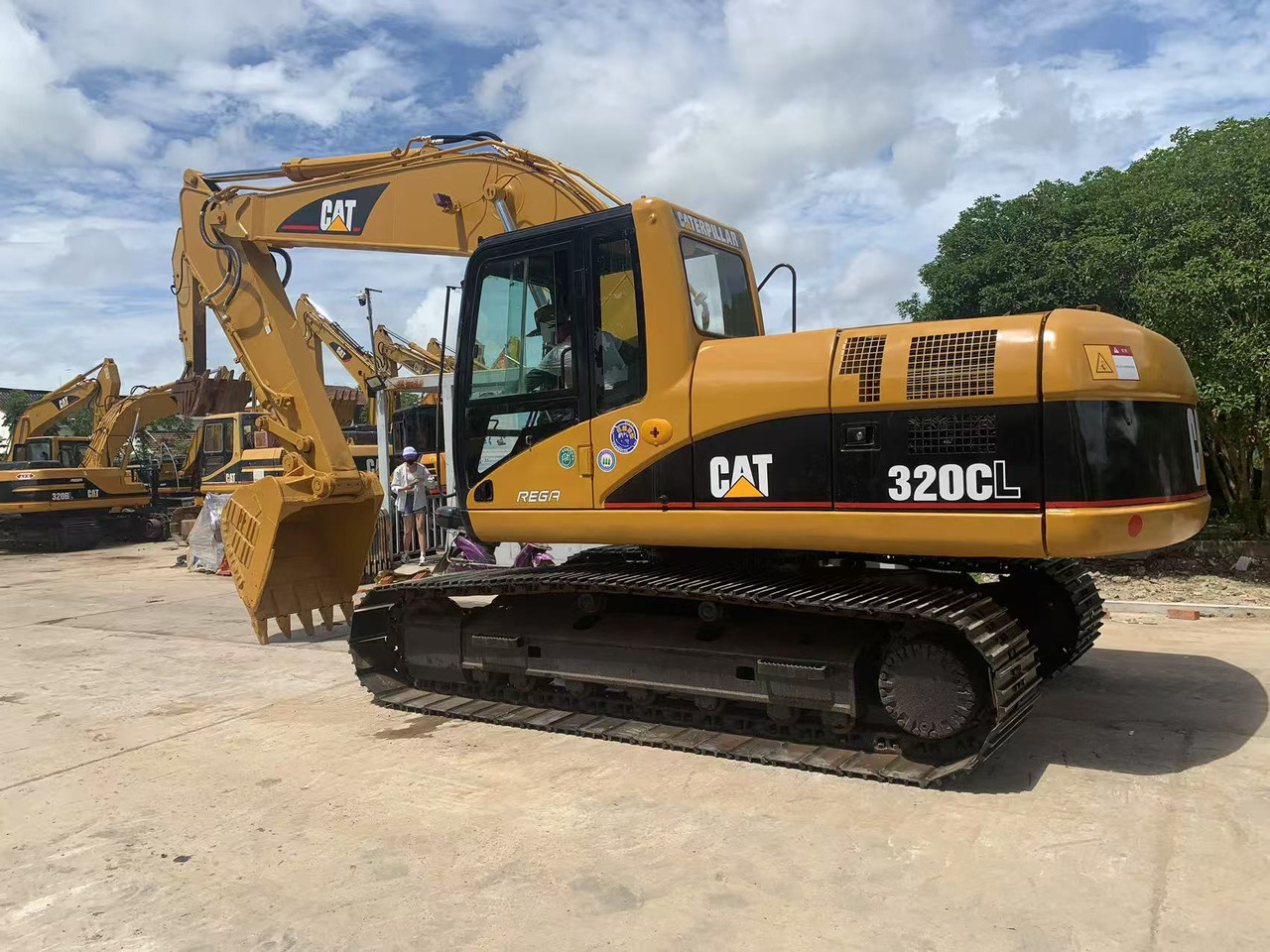 Caterpillar 320C, 320CL Hydraulic Excavator with Wide Track for Swamp Terrain - Bager goseničar: slika 2 Caterpillar 320C, 320CL Hydraulic Excavator with Wide Track for Swamp Terrain - Bager goseničar: slika 2