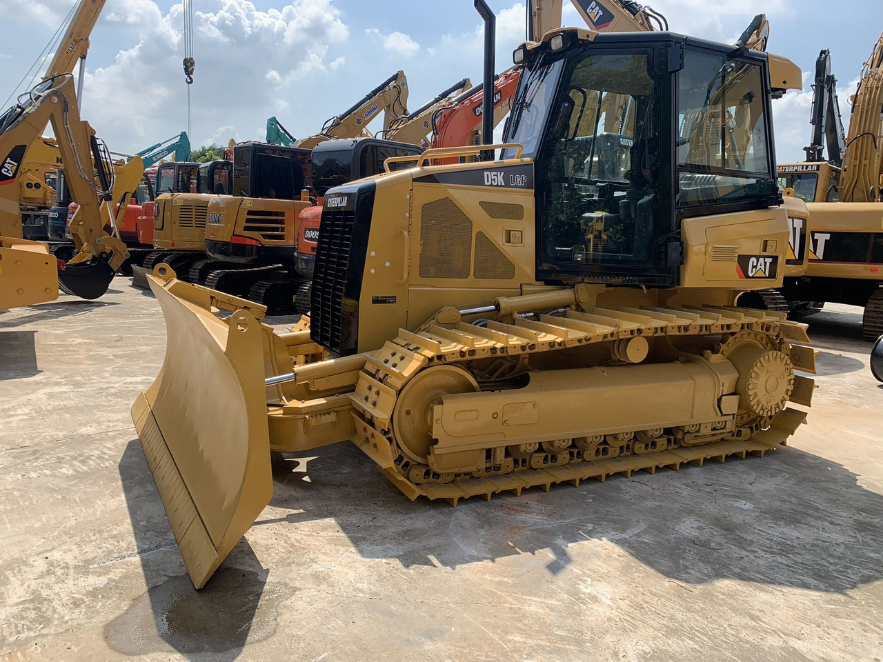 Caterpillar Bulldozer D5K XL, D5K LGP Second Hand Condition CAT Tracked Tractor - Buldožer: slika 1 Caterpillar Bulldozer D5K XL, D5K LGP Second Hand Condition CAT Tracked Tractor - Buldožer: slika 1