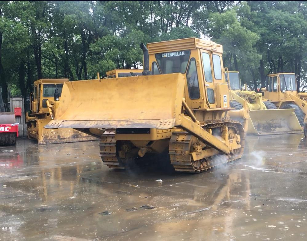 Caterpillar D6D Bulldozer Good Condition Tracked Tractor for Bolivia - Buldožer: slika 3 Caterpillar D6D Bulldozer Good Condition Tracked Tractor for Bolivia - Buldožer: slika 3