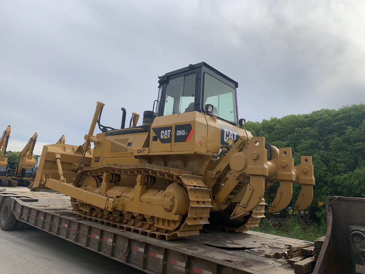 Caterpillar D6G, D6G2 Bulldozer Good Price Secondhand CAT Tracked Tractor - Buldožer: slika 2 Caterpillar D6G, D6G2 Bulldozer Good Price Secondhand CAT Tracked Tractor - Buldožer: slika 2
