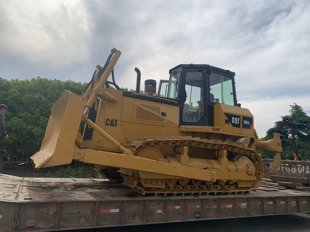 Caterpillar D6G, D6G2 Bulldozer Good Price Secondhand CAT Tracked Tractor - Buldožer: slika 1 Caterpillar D6G, D6G2 Bulldozer Good Price Secondhand CAT Tracked Tractor - Buldožer: slika 1