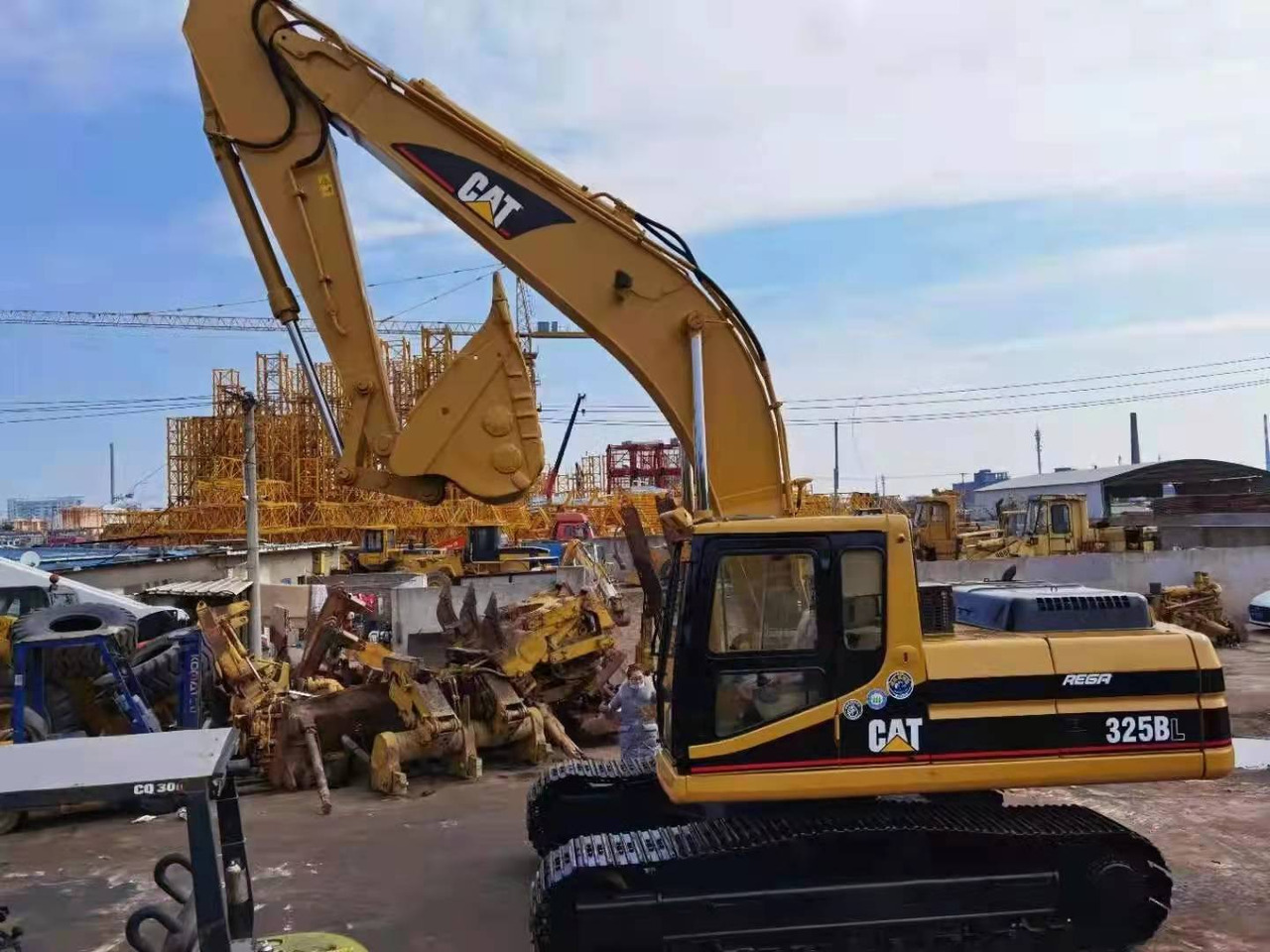 Caterpillar Excavator Secondhand Condition CAT 325BL, 330BL, 320BL - Bager goseničar: slika 4 Caterpillar Excavator Secondhand Condition CAT 325BL, 330BL, 320BL - Bager goseničar: slika 4