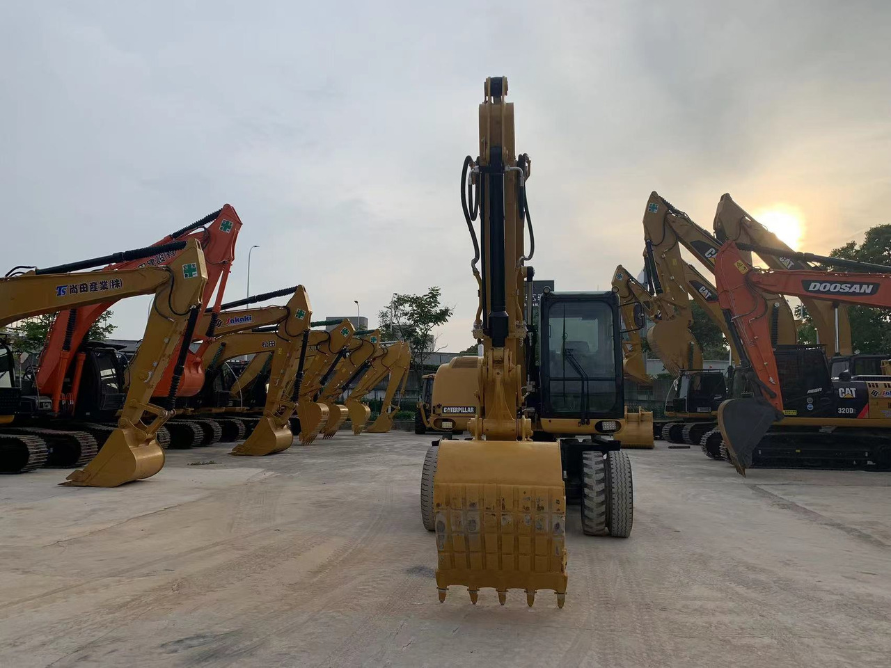 Caterpillar M315D Wheel Excavator Moving by Tires - Bager na kolesih: slika 5 Caterpillar M315D Wheel Excavator Moving by Tires - Bager na kolesih: slika 5
