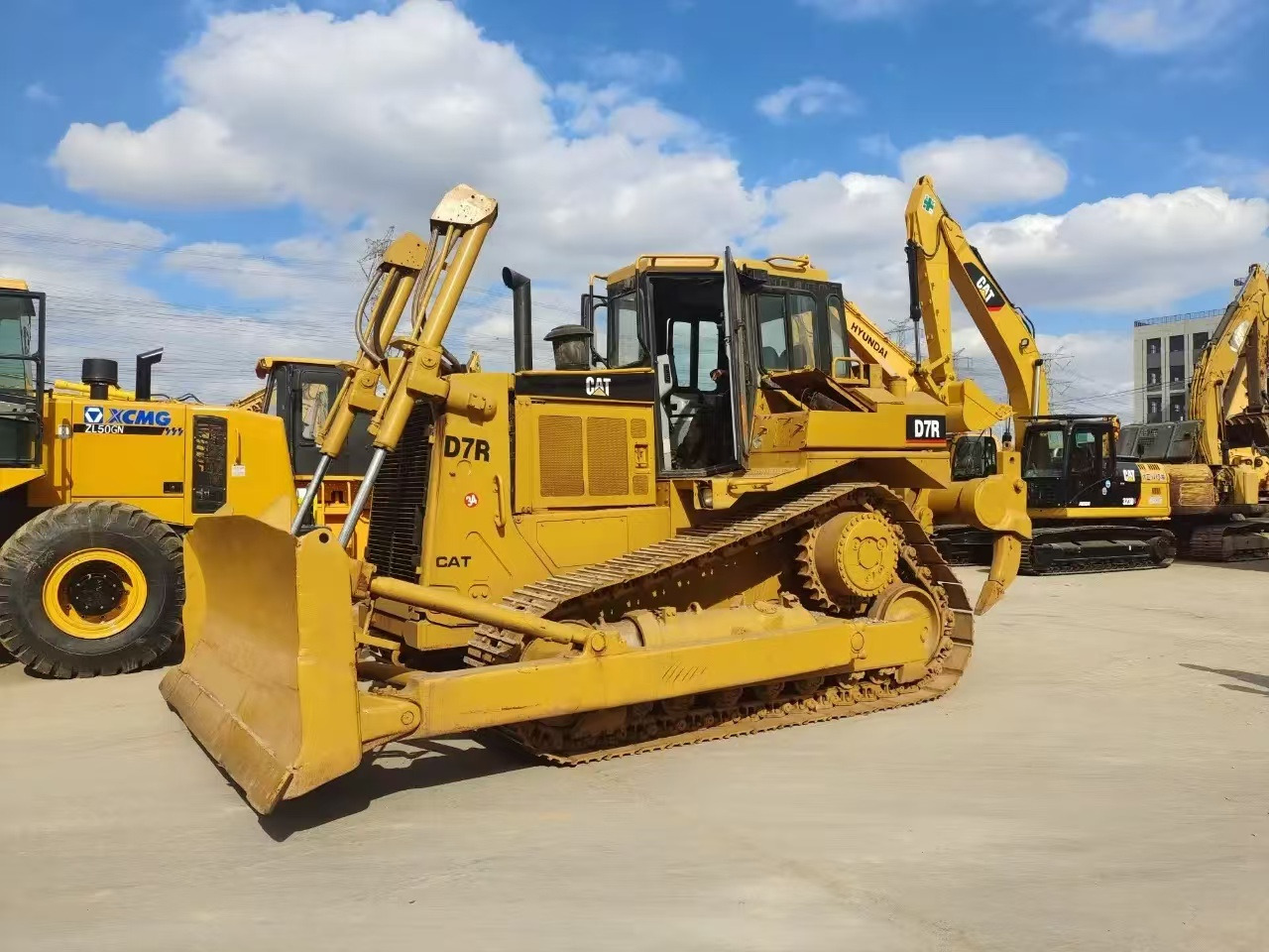 Caterpillar Secondhand Bulldozer CAT D7R Japan Origin Tracked Tractor - Buldožer: slika 5 Caterpillar Secondhand Bulldozer CAT D7R Japan Origin Tracked Tractor - Buldožer: slika 5