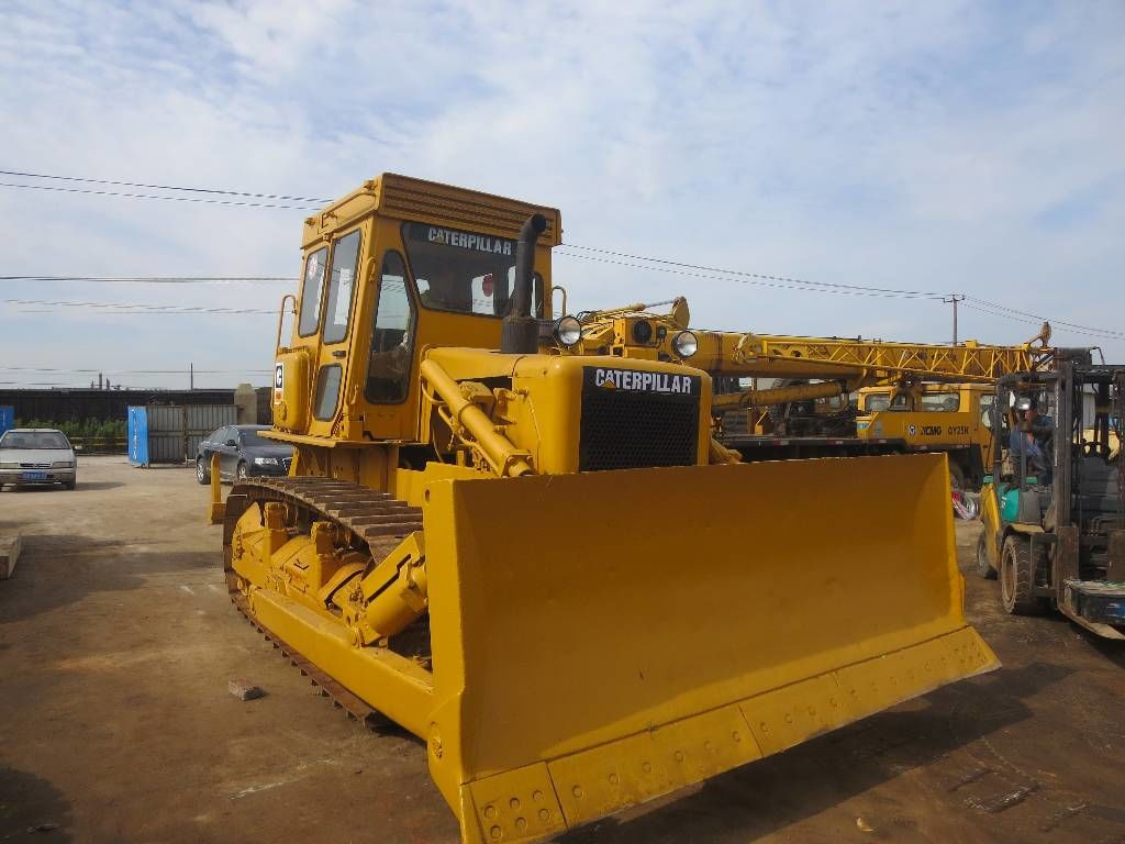 Caterpillar Tracked Tractor CAT D6D Secondhand Bulldozer Japan Origin - Buldožer: slika 2 Caterpillar Tracked Tractor CAT D6D Secondhand Bulldozer Japan Origin - Buldožer: slika 2