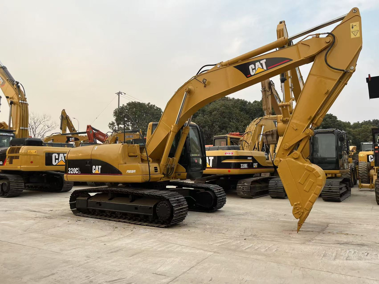 Caterpillar Used 20T CAT 320CL Excavator - 103kW Cat 3066T Engine, 1.0m³ Standard Bucket Capacity, 20500kg Operating Weight - Bager goseničar: slika 1 Caterpillar Used 20T CAT 320CL Excavator - 103kW Cat 3066T Engine, 1.0m³ Standard Bucket Capacity, 20500kg Operating Weight - Bager goseničar: slika 1