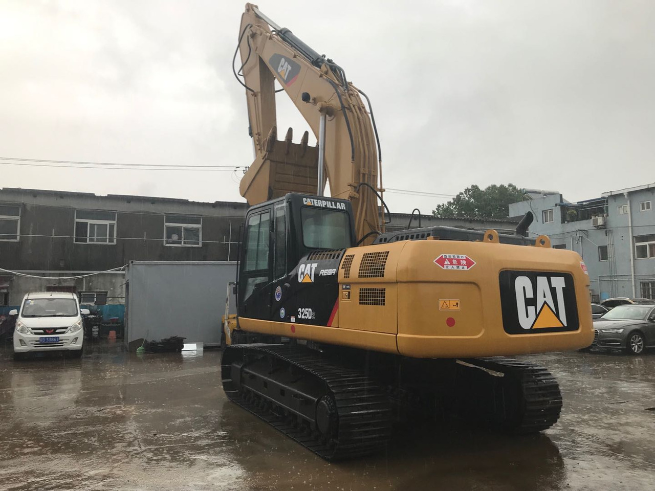 Caterpillar Used Excavator Cheap Price CAT 325D, 325BL Made in Japan - Bager goseničar: slika 2 Caterpillar Used Excavator Cheap Price CAT 325D, 325BL Made in Japan - Bager goseničar: slika 2