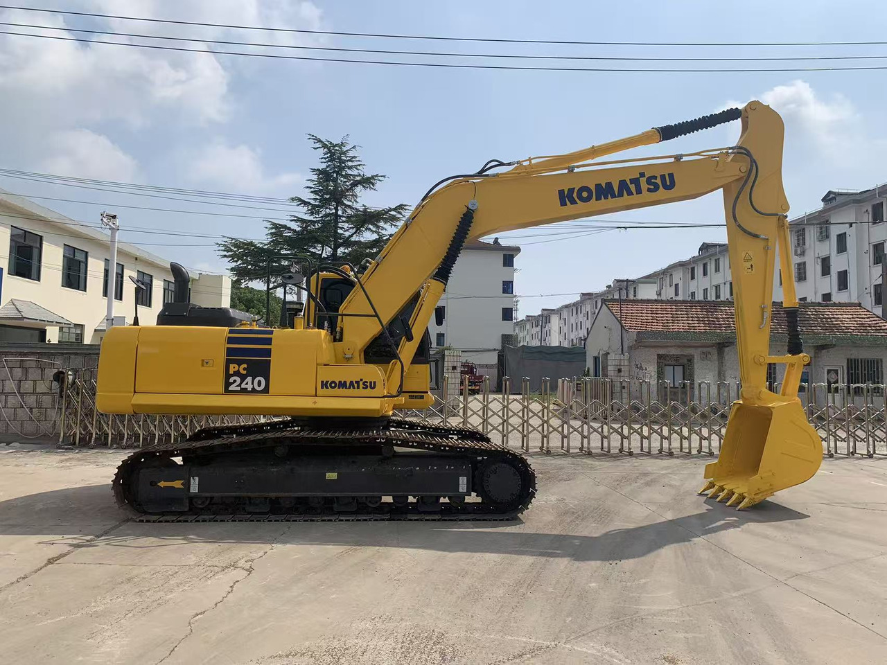 Komatsu PC240 Tracked Excavator Japan Origin - Bager goseničar: slika 1 Komatsu PC240 Tracked Excavator Japan Origin - Bager goseničar: slika 1