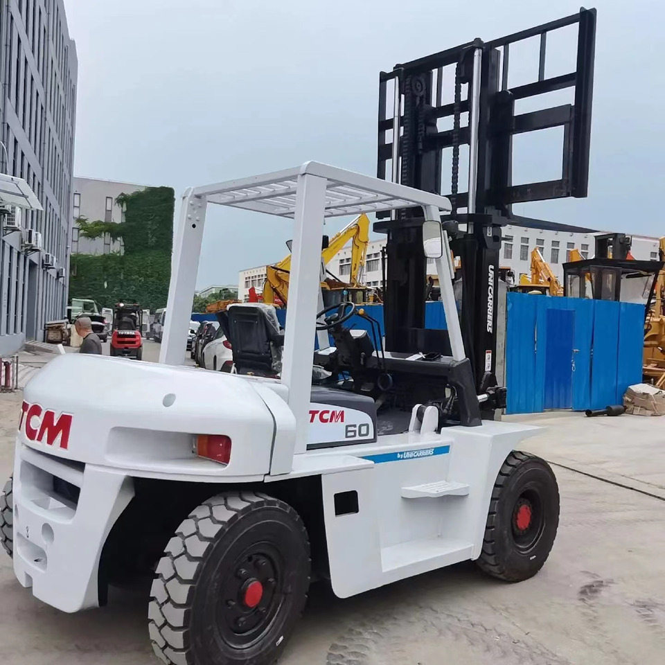 TCM 6 ton Diesel Forklift FD60 with Fork Positioner - Diesel viličar: slika 4 TCM 6 ton Diesel Forklift FD60 with Fork Positioner - Diesel viličar: slika 4