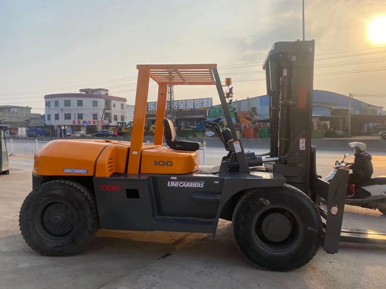 TCM FD100 Forklift Good Price Secondhand 10 ton Forklift Machine - Diesel viličar: slika 2 TCM FD100 Forklift Good Price Secondhand 10 ton Forklift Machine - Diesel viličar: slika 2