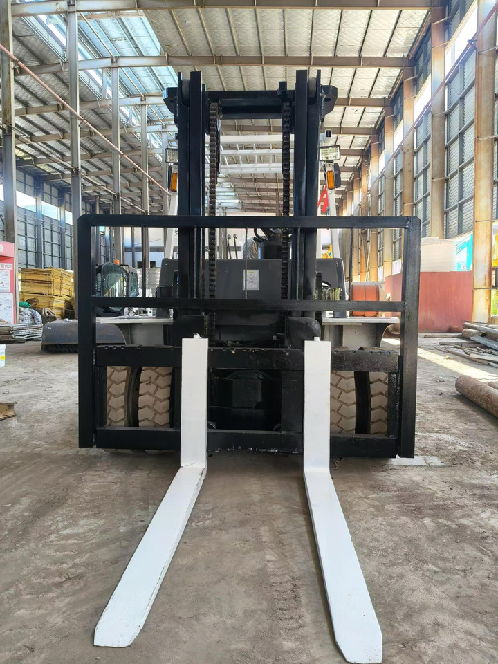 TCM Forklift Truck Secondhand 6 ton Diesel Forklift - Diesel viličar: slika 4 TCM Forklift Truck Secondhand 6 ton Diesel Forklift - Diesel viličar: slika 4