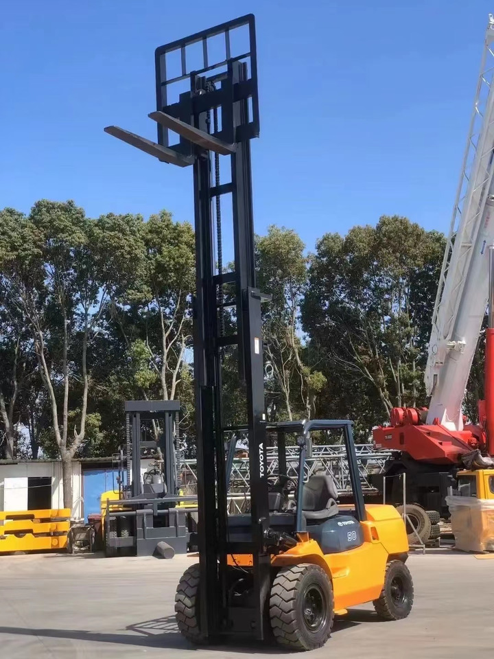 Toyota 5 ton Forklift Good Price FD50 with Side Shifter - Diesel viličar: slika 2 Toyota 5 ton Forklift Good Price FD50 with Side Shifter - Diesel viličar: slika 2