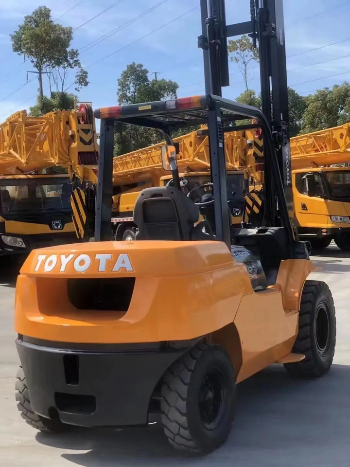 Toyota 5 ton Forklift Good Price FD50 with Side Shifter - Diesel viličar: slika 5 Toyota 5 ton Forklift Good Price FD50 with Side Shifter - Diesel viličar: slika 5
