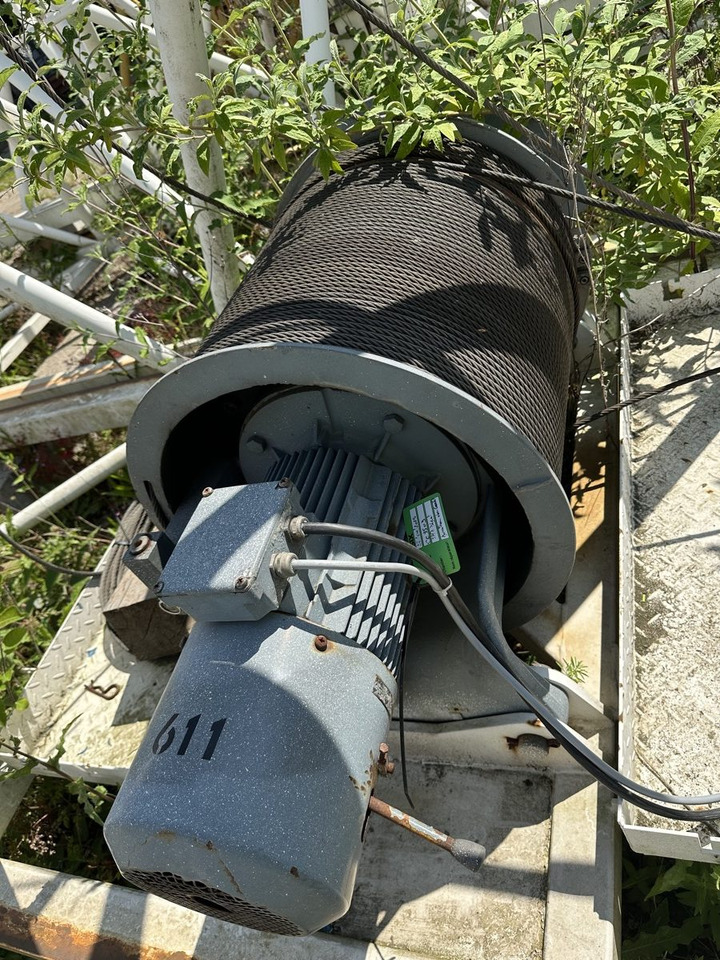 LIEBHERR 280 EC-H 12 Litronic slewing part - Žerjav: slika 4 LIEBHERR 280 EC-H 12 Litronic slewing part - Žerjav: slika 4