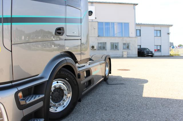 Mercedes-Benz Actros 1848LS F1 EDITION - Vlačilec: slika 3 Mercedes-Benz Actros 1848LS F1 EDITION - Vlačilec: slika 3