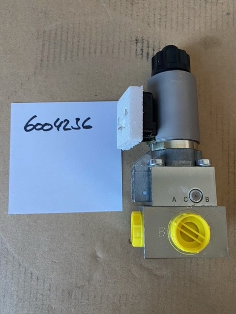 O&K Terex RH120 RH170 Control valves 6004235 1455219 6004236 1455220 505-2467 505-2196 - Rezervni deli za Bager: slika 3 O&K Terex RH120 RH170 Control valves 6004235 1455219 6004236 1455220 505-2467 505-2196 - Rezervni deli za Bager: slika 3