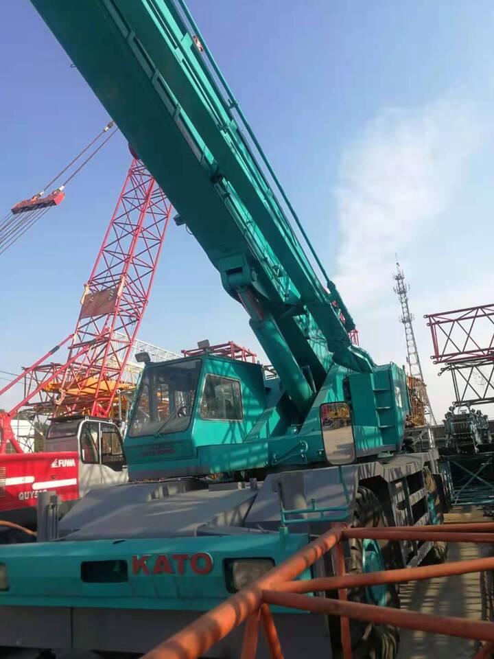 Avtodvigalo za grob teren KATO KR500H: slika 8