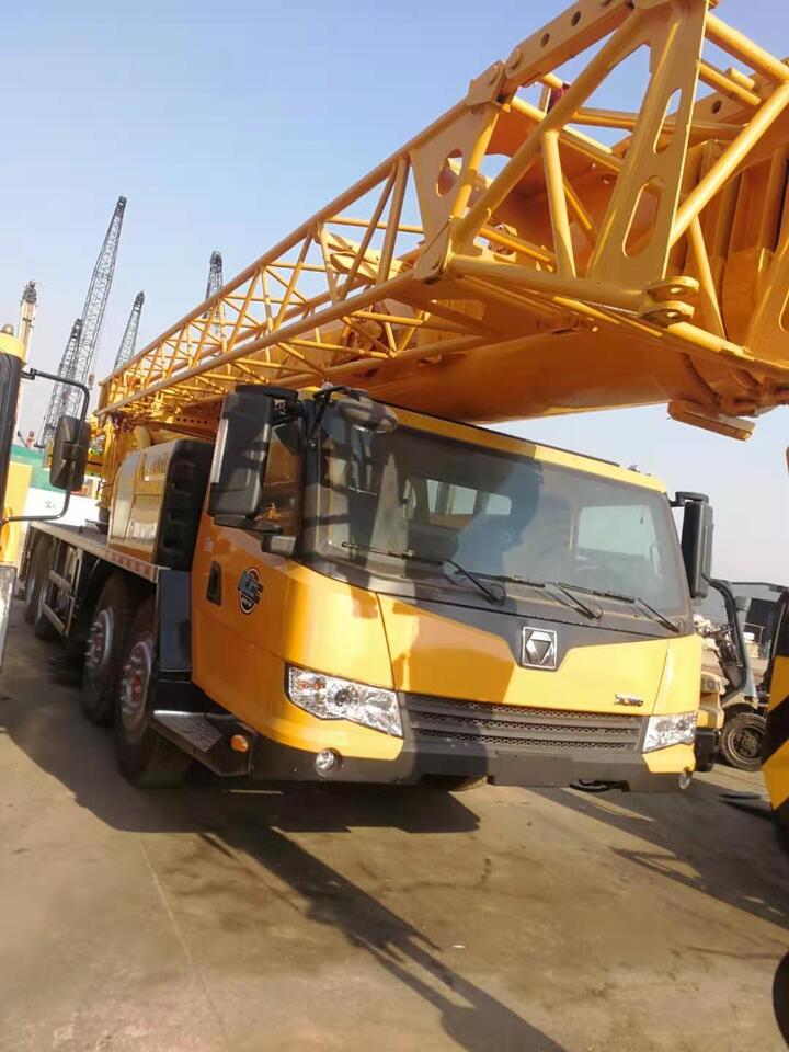 XCMG QY70K - Avtodvigalo: slika 2 XCMG QY70K - Avtodvigalo: slika 2