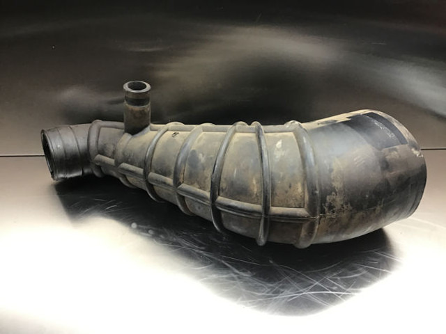 Liebherr Air Filter Hose - Cev za dovod zraka: slika 2 Liebherr Air Filter Hose - Cev za dovod zraka: slika 2
