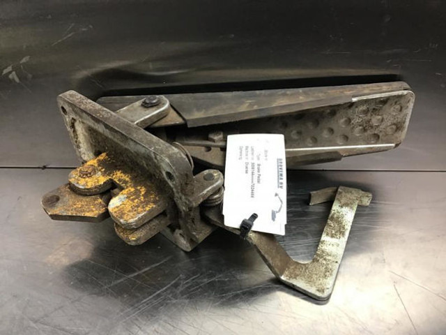 Liebherr Brake Pedal - Pedal: slika 1 Liebherr Brake Pedal - Pedal: slika 1