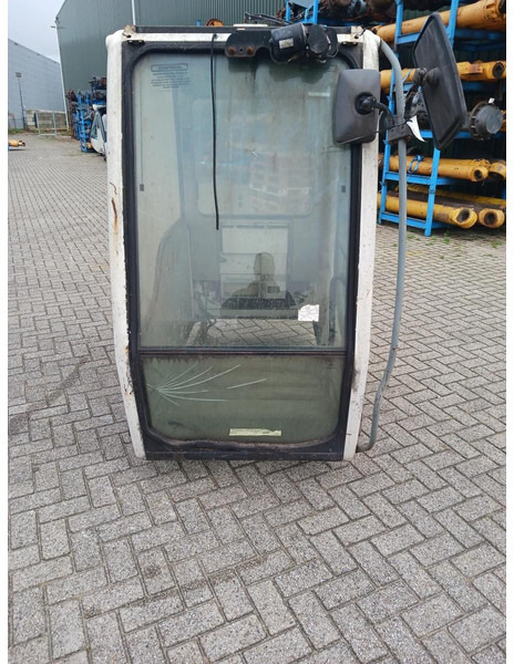 Liebherr C series - Kabina in notranjost: slika 2 Liebherr C series - Kabina in notranjost: slika 2