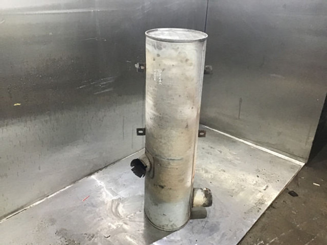 Liebherr Exhaust Silencer - Dušilec: slika 4 Liebherr Exhaust Silencer - Dušilec: slika 4