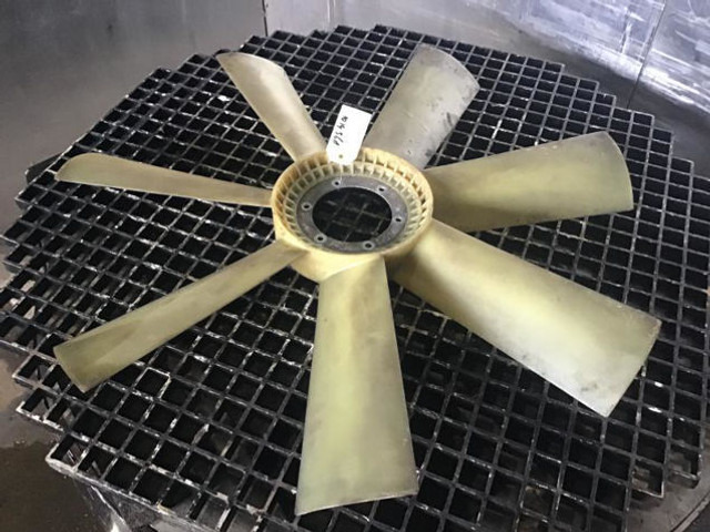 Liebherr Fan Blade - Hladilni sistem: slika 1 Liebherr Fan Blade - Hladilni sistem: slika 1
