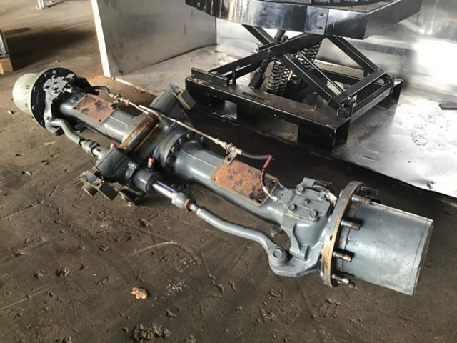 Liebherr Front Axle - Os in deli: slika 1 Liebherr Front Axle - Os in deli: slika 1