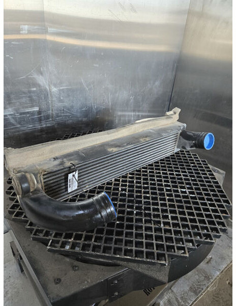 Liebherr Intercooler - Vmesni hladilnik: slika 4 Liebherr Intercooler - Vmesni hladilnik: slika 4